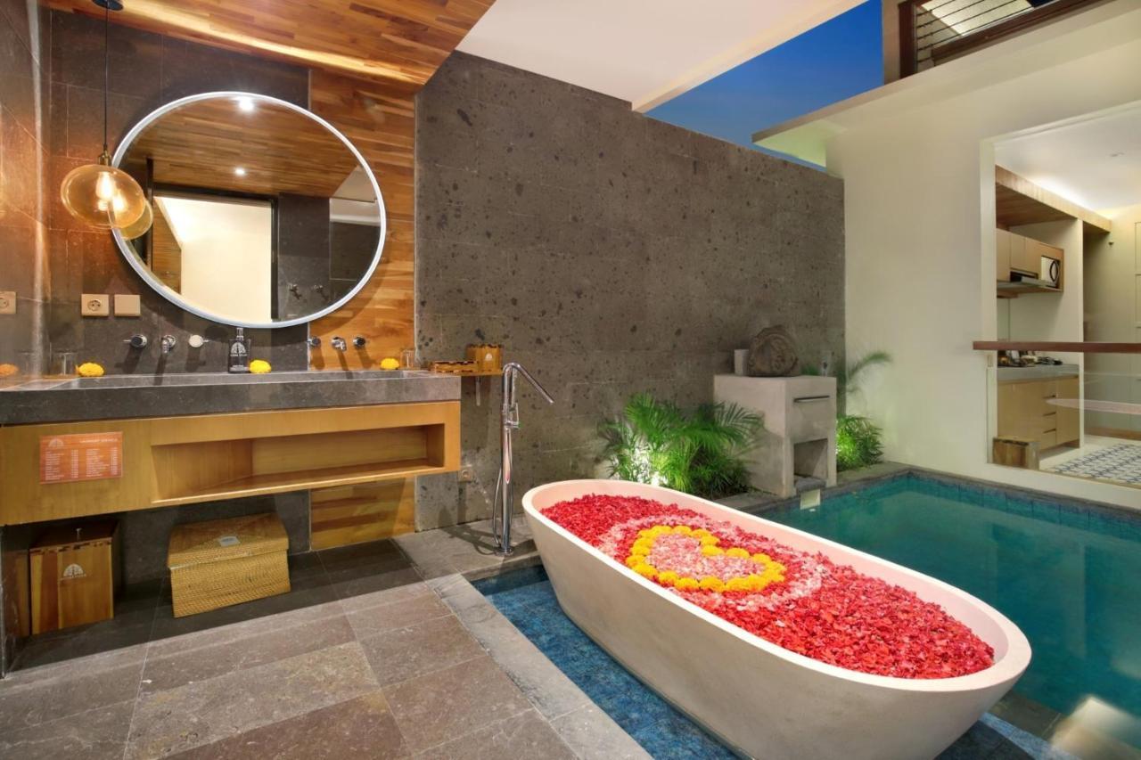 Ayona Villa Seminyak Esterno foto